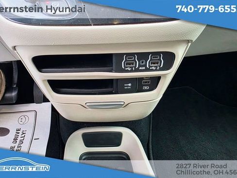 Used 2022 Chrysler Pacifica Touring-L FWD image 20