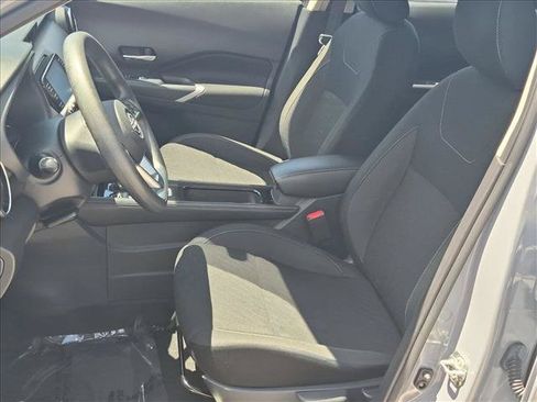 Used 2024 Nissan Kicks SV FWD image 15
