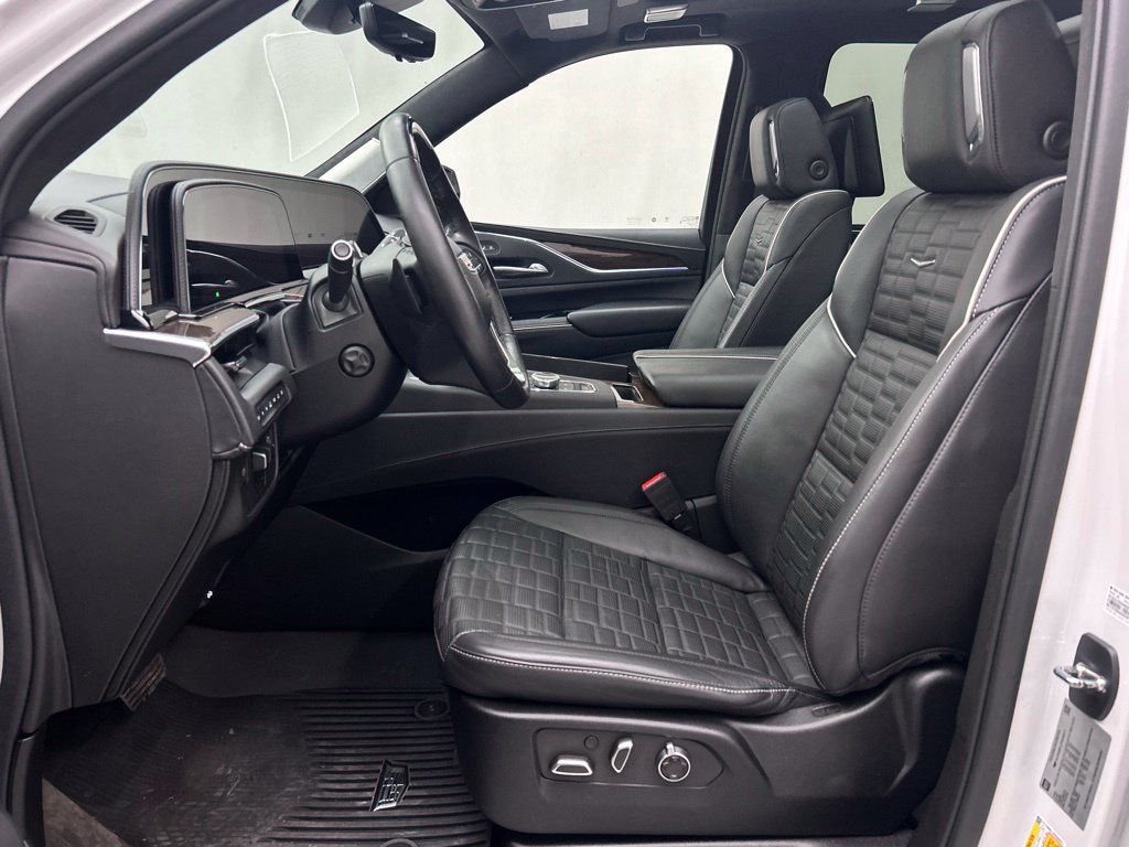Used 2023 Cadillac Escalade ESV Premium Luxury Platinum w/ LPO, Radiant Package AWD/4WD image 13