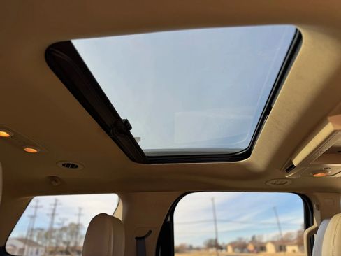 Used 2012 GMC Acadia Denali image 25