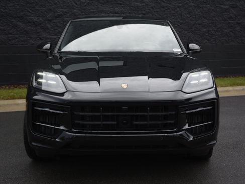 Certified 2026 Porsche Cayenne Coupe AWD/4WD image 10
