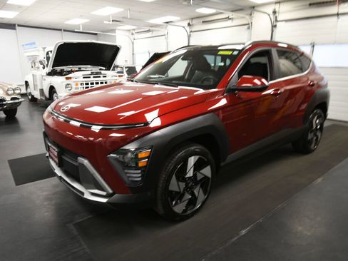 Used 2024 Hyundai Kona Limited AWD/4WD image 4