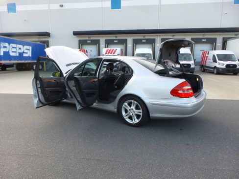 Used 2004 Mercedes-Benz E 500 4MATIC Sedan image 22