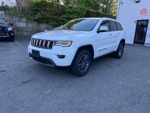 Used 2019 Jeep Grand Cherokee Limited w/ Luxury Group II AWD/4WD image 3