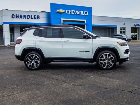 Used 2024 Jeep Compass Limited w/ Elite Group AWD/4WD image 8