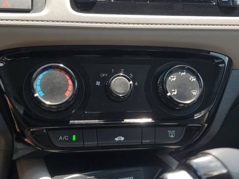 Used 2017 Honda HR-V LX image 28