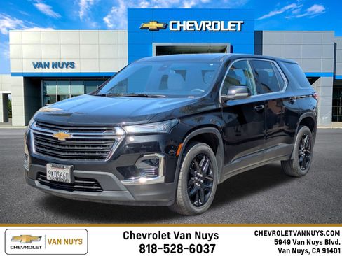 Used 2023 Chevrolet Traverse LS FWD image 1
