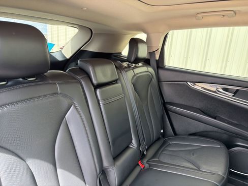 Used 2023 Lincoln Nautilus Reserve FWD image 9