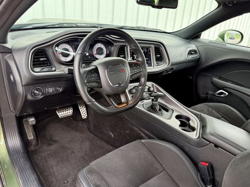 Used 2022 Dodge Challenger R/T w/ T/A Package image 10
