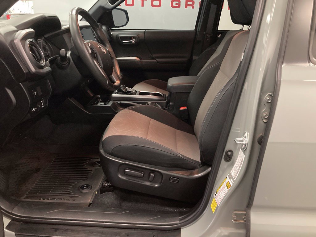 Used 2023 Toyota Tacoma TRD Sport w/ Technology Package AWD/4WD image 25
