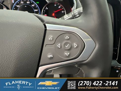 Used 2023 Chevrolet Traverse Premier AWD/4WD image 28