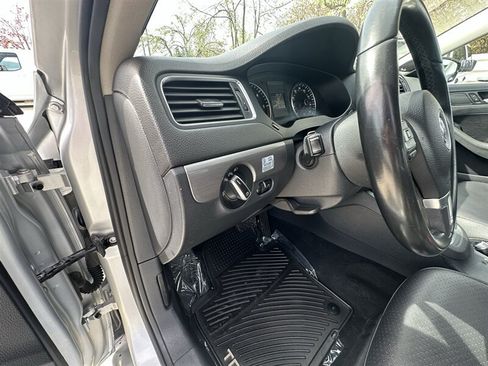 Used 2014 Volkswagen Jetta TDI FWD image 48