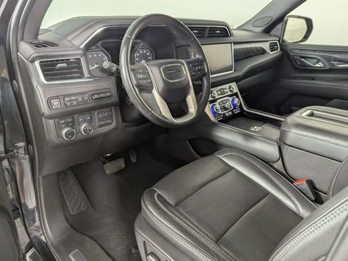 Used 2021 GMC Yukon Denali w/ Denali Ultimate Package AWD/4WD image 16