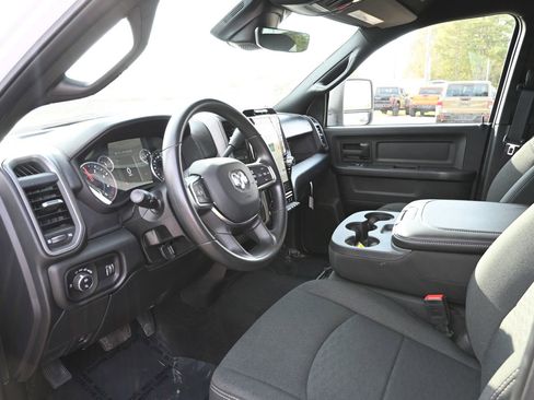 New 2025 RAM 2500 Tradesman AWD/4WD image 11