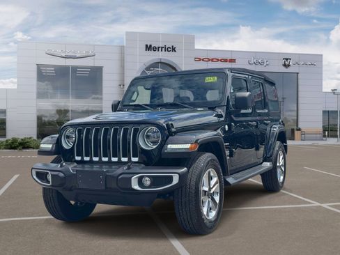 Used 2022 Jeep Wrangler Unlimited Sahara w/ LED Lighting Group AWD/4WD image 4