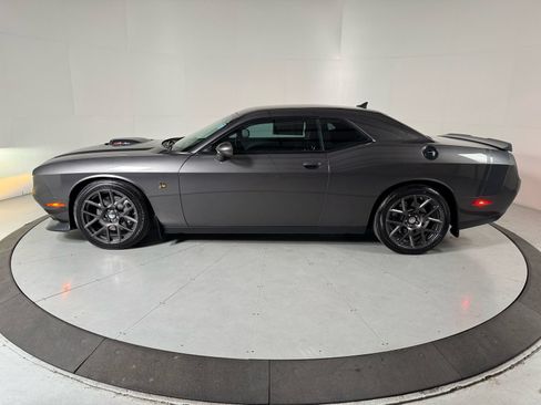 Used 2016 Dodge Challenger R/T Scat Pack RWD image 2