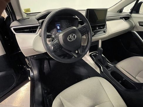 Used 2024 Toyota Corolla Cross L FWD image 3