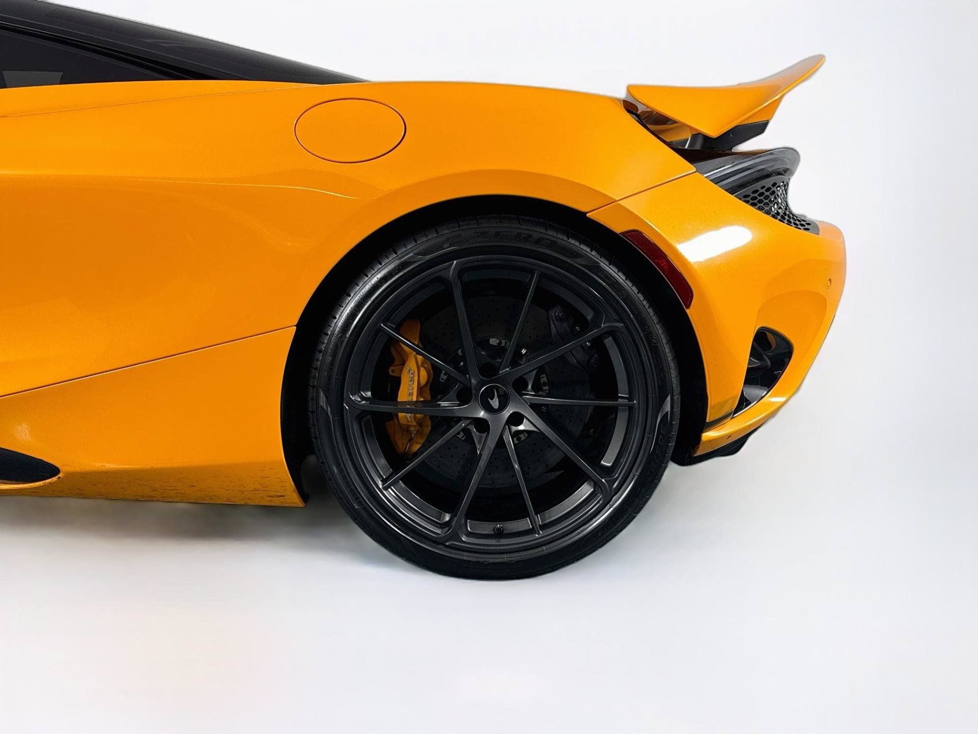 Used 2025 McLaren 750S RWD image 29