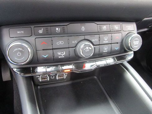 Used 2024 Dodge Durango GT image 34