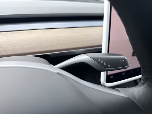 Used 2022 Tesla Model Y Performance image 18