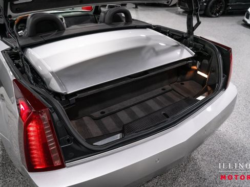 Used 2004 Cadillac XLR RWD image 16