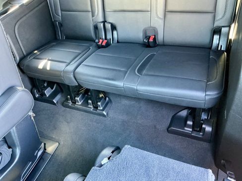 Used 2021 GMC Yukon XL Denali image 28