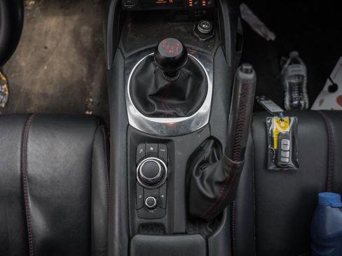 Used 2017 MAZDA MX-5 Miata RF Grand Touring RWD image 22
