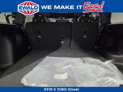 New 2025 Jeep Grand Cherokee Limited w/ Luxury Tech Group II image 20