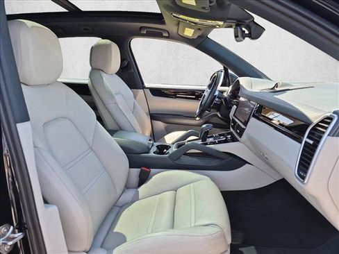 Used 2019 Porsche Cayenne E-Hybrid AWD/4WD image 23