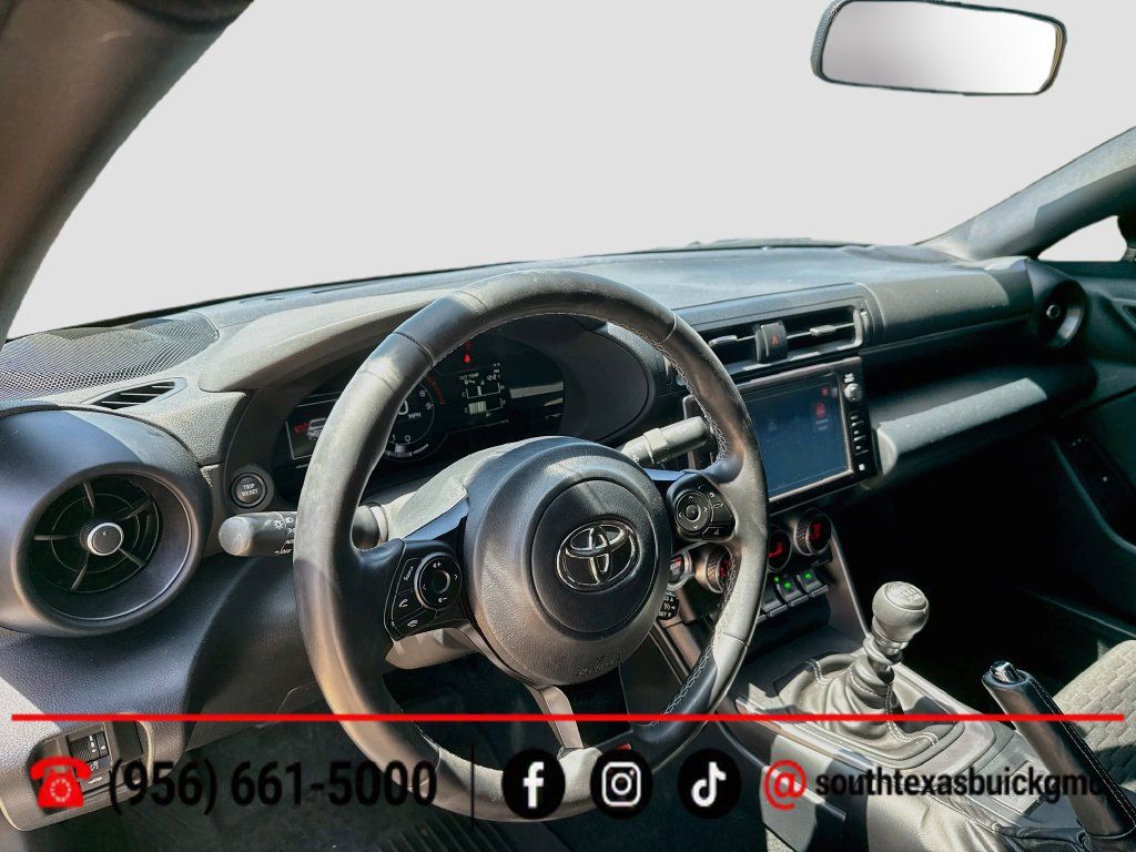 Used 2023 Toyota GR86 w/ ALL Weather Mat Package (TMS) RWD image 12