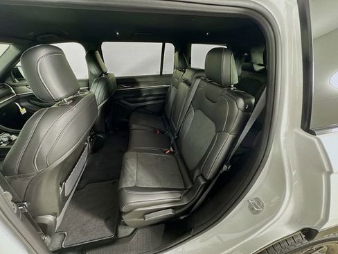 New 2026 Jeep Grand Cherokee L L LAREDO ALTITUDE 4X4 image 27