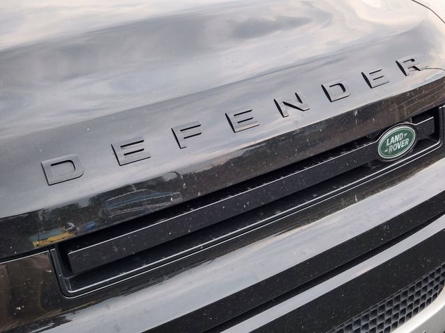 Used 2023 Land Rover Defender 130 SE AWD/4WD image 4