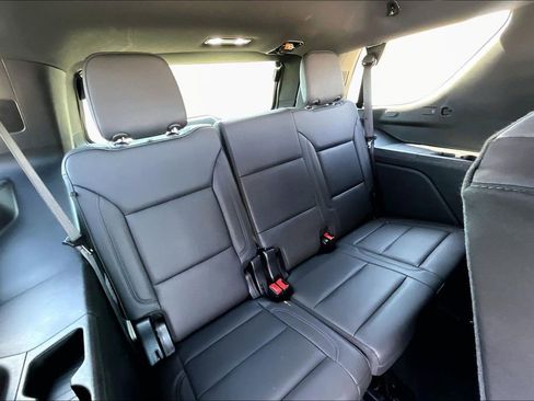 Used 2025 Chevrolet Tahoe LT image 28