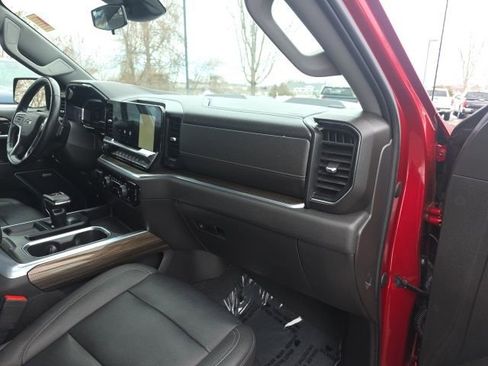 Used 2022 Chevrolet Silverado 1500 LT Trail Boss w/ LT Trail Boss Premium Package image 11