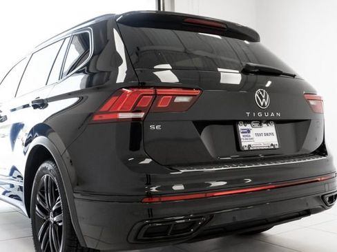 Used 2022 Volkswagen Tiguan SE R-Line image 10