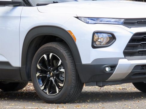 Used 2023 Chevrolet TrailBlazer LT w/ Driver Confidence Package AWD/4WD image 4
