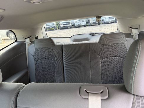 Used 2017 Chevrolet Traverse LS AWD/4WD image 9