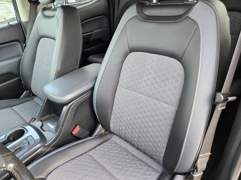 Used 2021 Chevrolet Colorado Z71 image 16