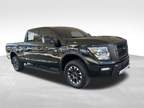 Used 2021 Nissan Titan PRO-4X w/ Pro-4x Convenience Package image 2