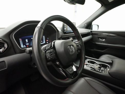 Certified 2025 Honda Pilot Black Edition image 8