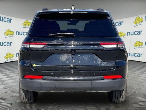 Used 2025 Jeep Grand Cherokee Limited w/ Black Appearance Package AWD/4WD image 5