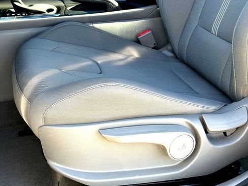 Used 2024 Hyundai Elantra SE image 14