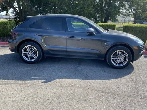 Used 2017 Porsche Macan AWD/4WD image 2