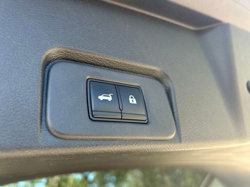 Used 2022 Nissan Rogue SL image 46