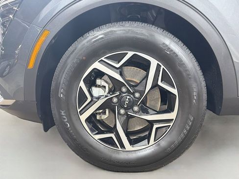 Used 2025 Kia Sportage LX image 30