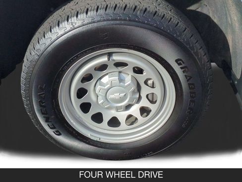 Used 2025 Chevrolet Silverado 1500 W/T AWD/4WD image 11