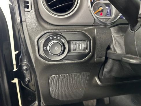 Used 2021 Jeep Wrangler Unlimited Sport image 19