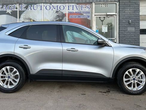 Used 2021 Ford Escape SE w/ Cold Weather Package image 2