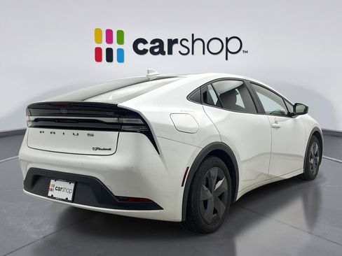 Used 2024 Toyota Prius Prime SE image 5