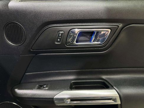 Used 2016 Ford Mustang Premium image 40